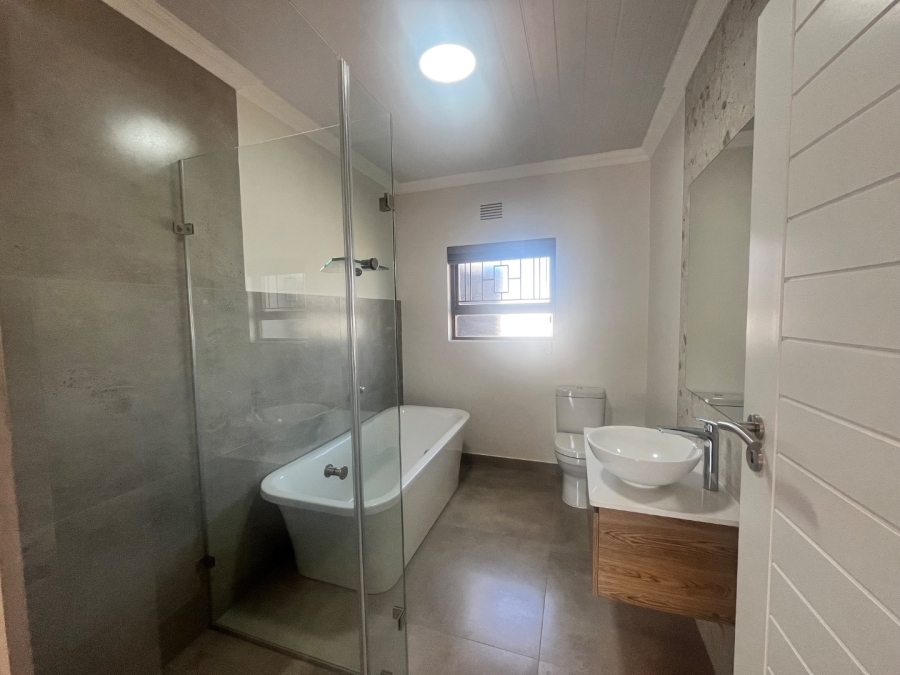 To Let 4 Bedroom Property for Rent in Dormehls Drift Western Cape